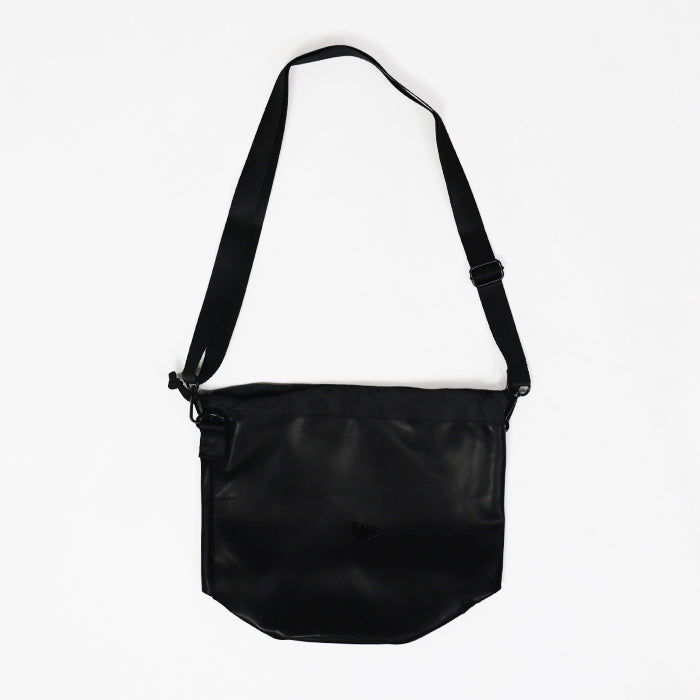 ショルダーポーチ DARK 90S DRAWSTRING BAG | ニューエラ |