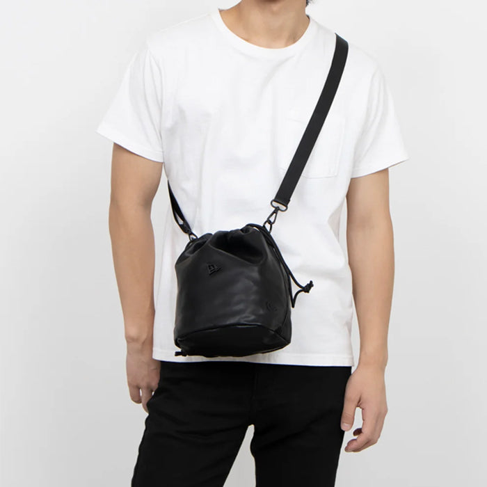 ショルダーポーチ DARK 90S DRAWSTRING BAG | ニューエラ |