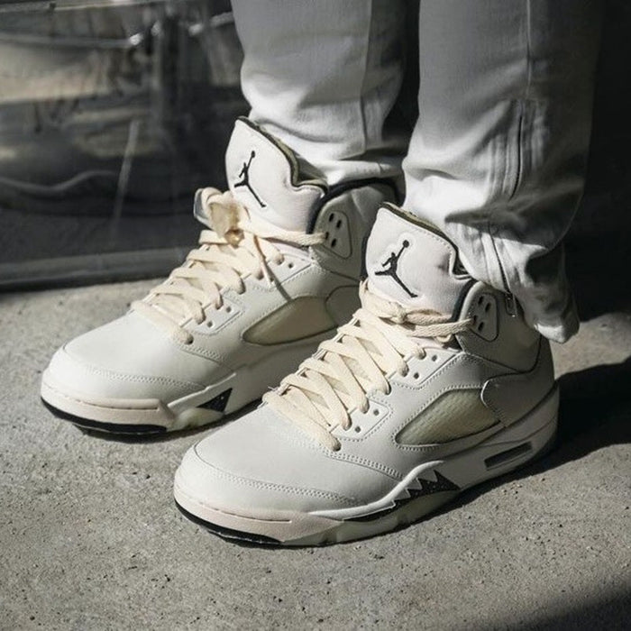 エア ジョーダン 5 レトロ | ナイキ |